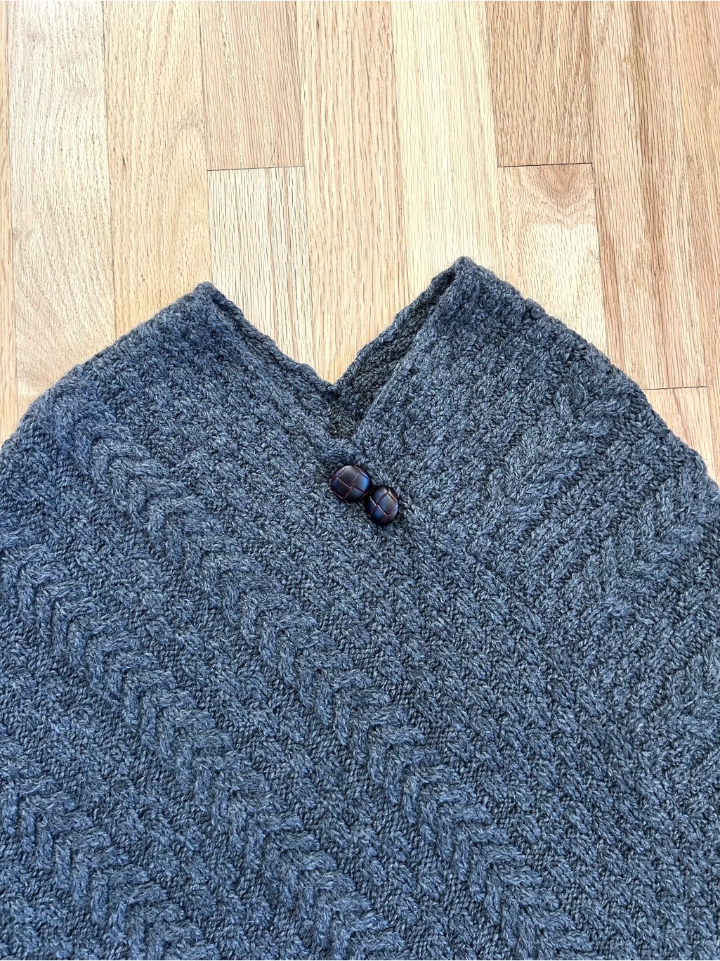 Aran Merino Wool Cable Knit Poncho Charcoal Gray Made In Ireland O/S — image 4 of 8